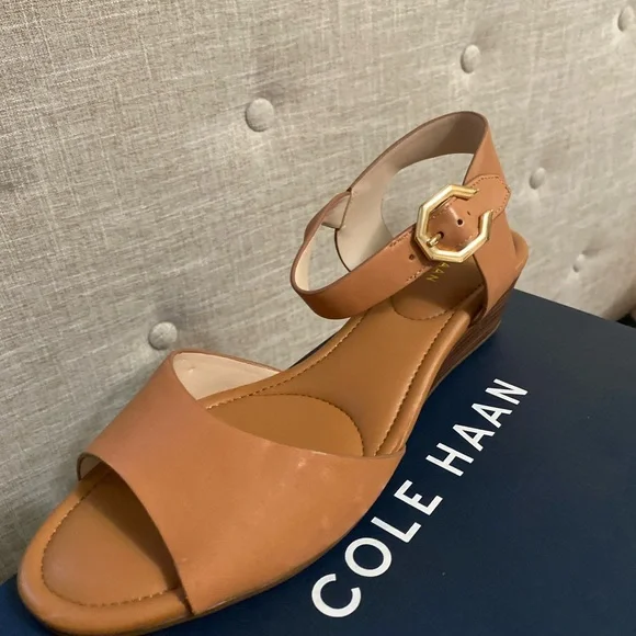 Cole Hann Genuine Leather Tan Wedge Sandals With Cushioned Footbed NIB - Picture 5 of 11